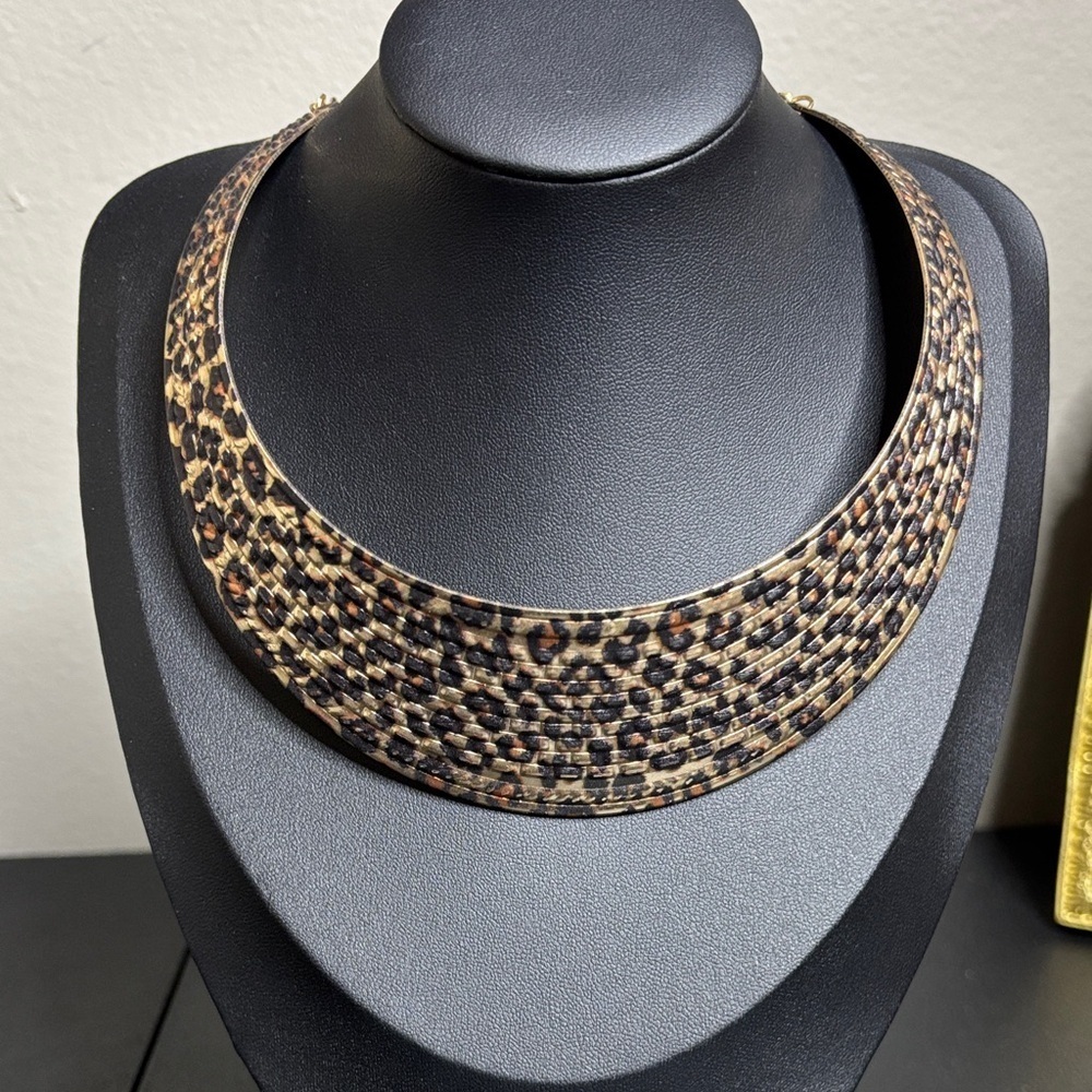 Elegant Leopard Pattern Statement Choker Trendy Necklace